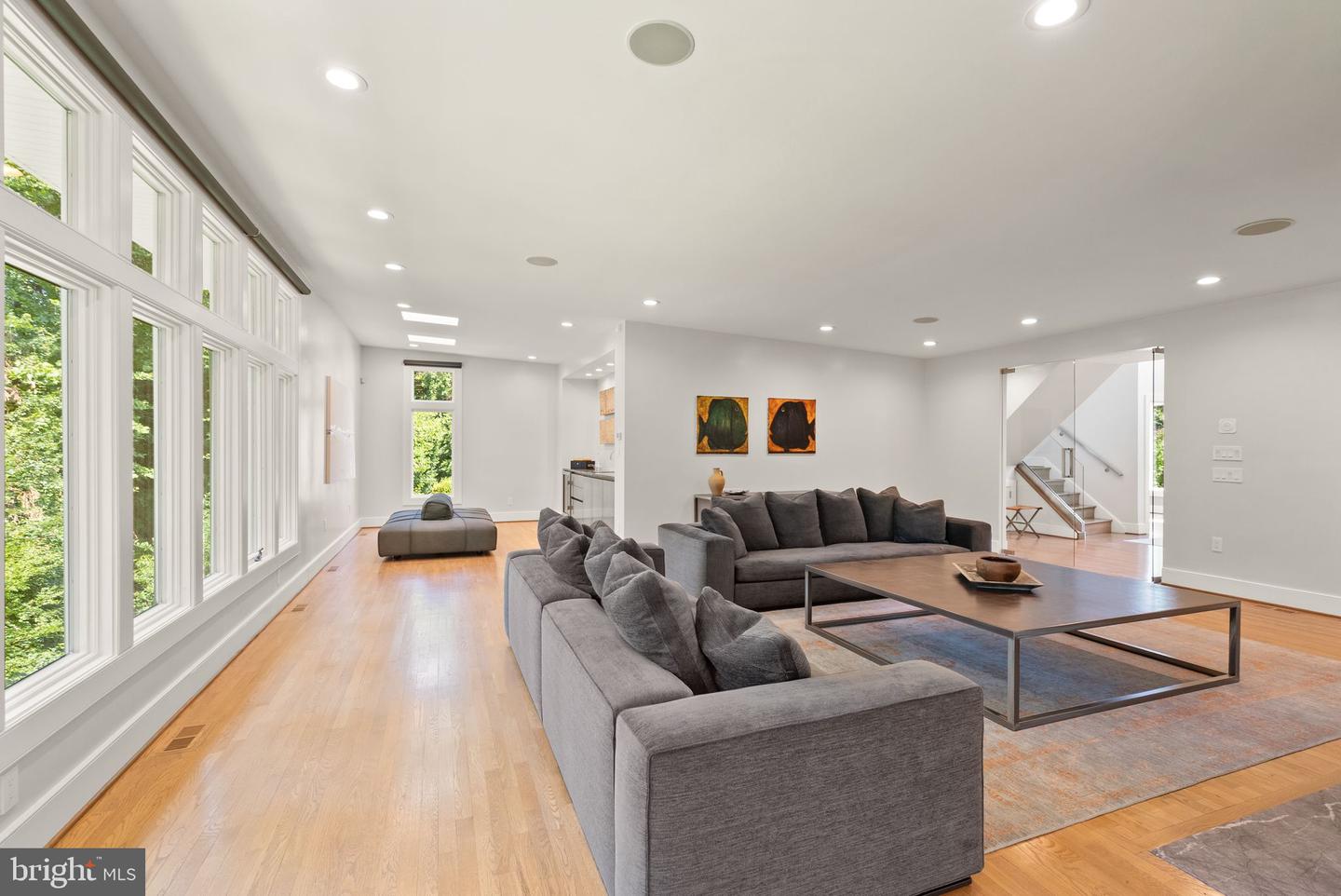 3100 N MONROE ST, ARLINGTON, Virginia 22207, 6 Bedrooms Bedrooms, ,4 BathroomsBathrooms,Residential,For sale,3100 N MONROE ST,VAAR2068340 MLS # VAAR2068340