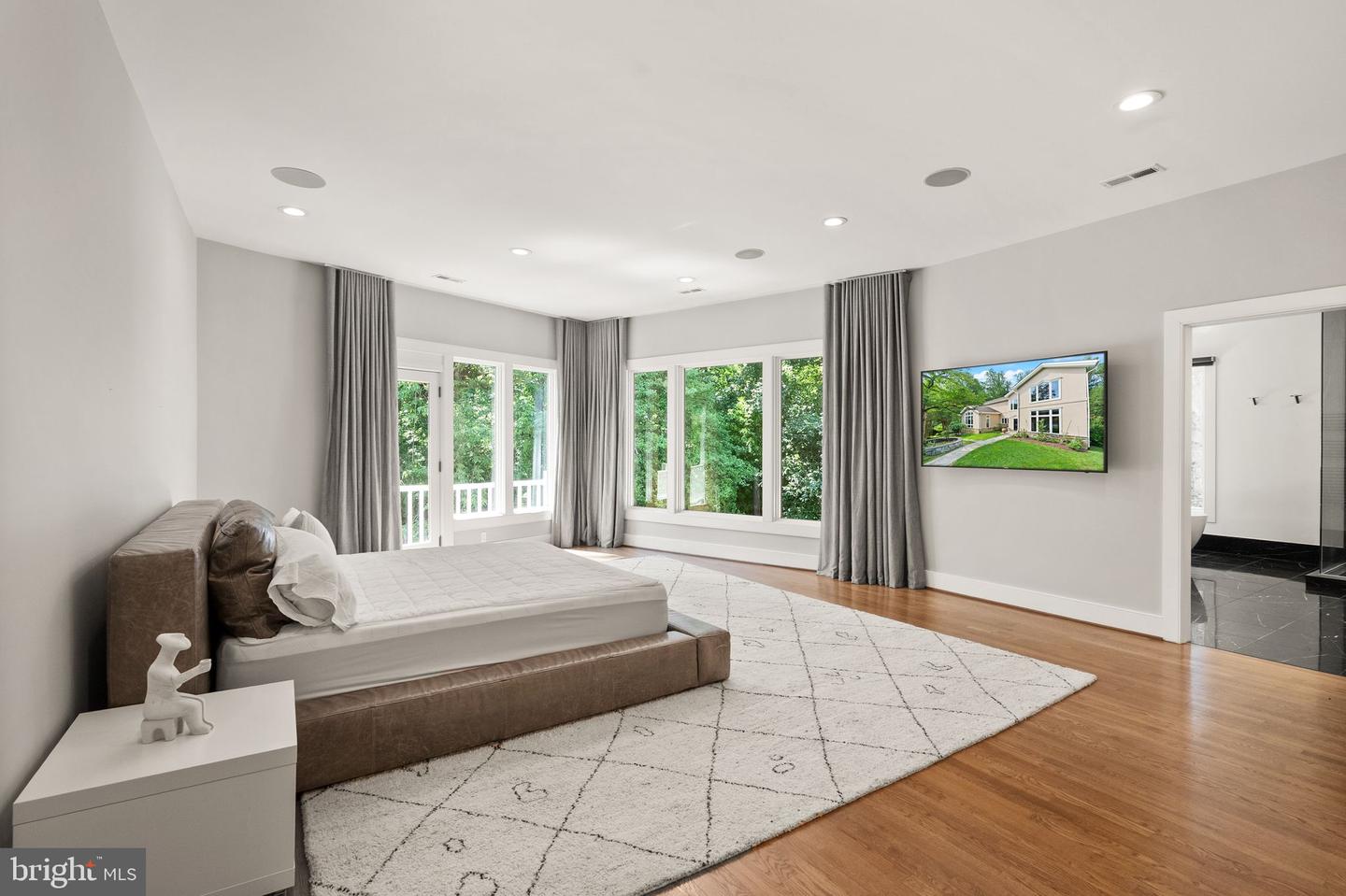 3100 N MONROE ST, ARLINGTON, Virginia 22207, 6 Bedrooms Bedrooms, ,4 BathroomsBathrooms,Residential,For sale,3100 N MONROE ST,VAAR2068340 MLS # VAAR2068340