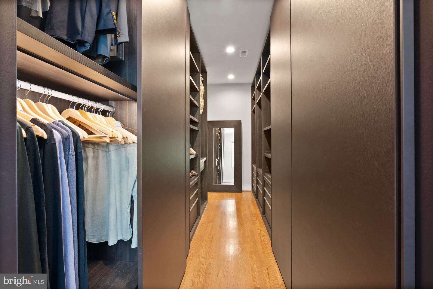 3100 N MONROE ST, ARLINGTON, Virginia 22207, 6 Bedrooms Bedrooms, ,4 BathroomsBathrooms,Residential,For sale,3100 N MONROE ST,VAAR2068340 MLS # VAAR2068340