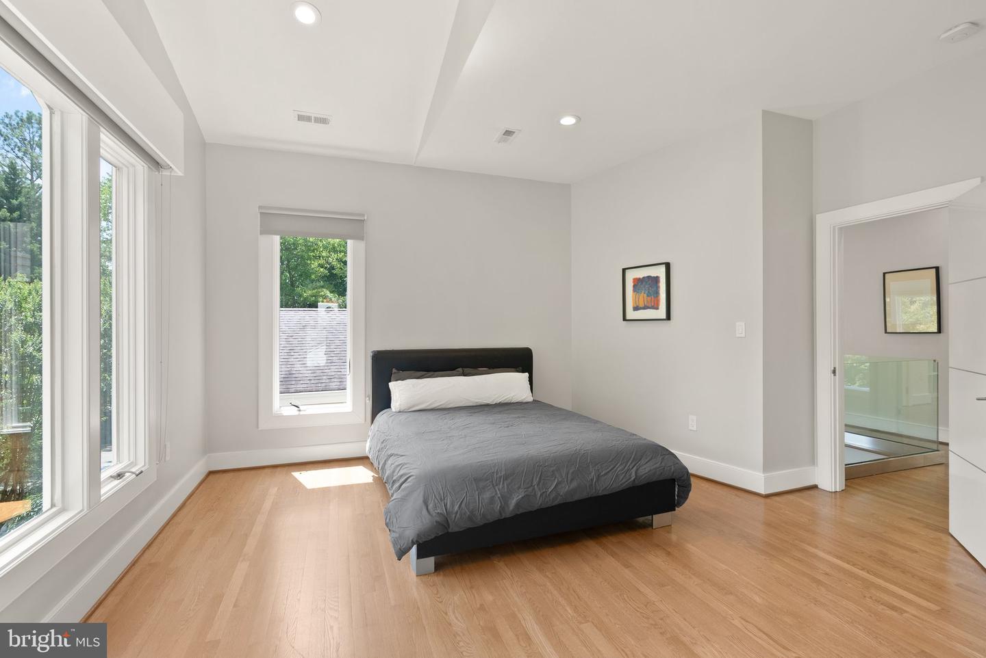 3100 N MONROE ST, ARLINGTON, Virginia 22207, 6 Bedrooms Bedrooms, ,4 BathroomsBathrooms,Residential,For sale,3100 N MONROE ST,VAAR2068340 MLS # VAAR2068340