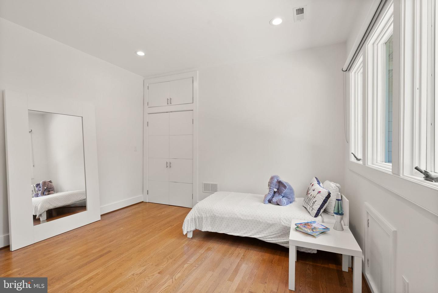 3100 N MONROE ST, ARLINGTON, Virginia 22207, 6 Bedrooms Bedrooms, ,4 BathroomsBathrooms,Residential,For sale,3100 N MONROE ST,VAAR2068340 MLS # VAAR2068340