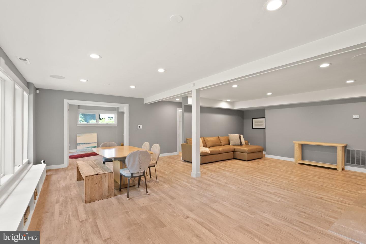 3100 N MONROE ST, ARLINGTON, Virginia 22207, 6 Bedrooms Bedrooms, ,4 BathroomsBathrooms,Residential,For sale,3100 N MONROE ST,VAAR2068340 MLS # VAAR2068340