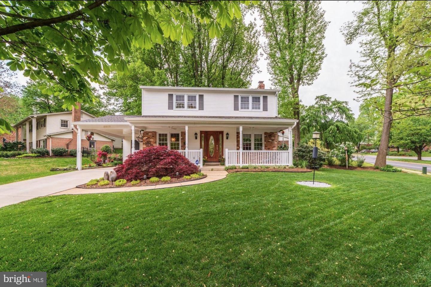 8905 SIDE SADDLE RD, SPRINGFIELD, Virginia 22152, 4 Bedrooms Bedrooms, 10 Rooms Rooms,2 BathroomsBathrooms,Residential,For sale,8905 SIDE SADDLE RD,VAFX2288454 MLS # VAFX2288454