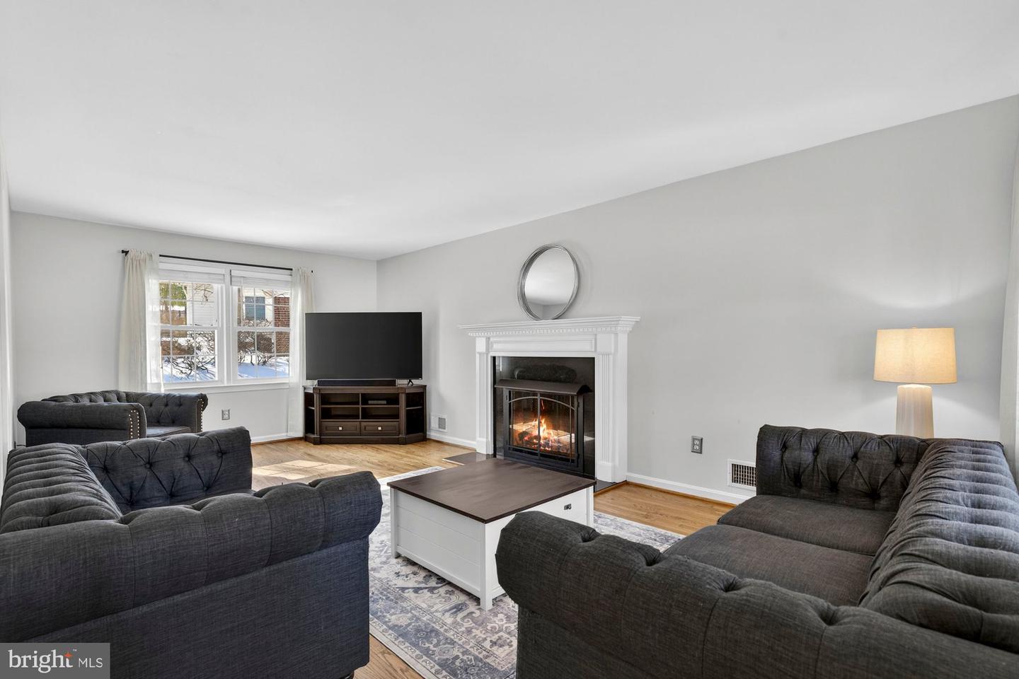 8905 SIDE SADDLE RD, SPRINGFIELD, Virginia 22152, 4 Bedrooms Bedrooms, 10 Rooms Rooms,2 BathroomsBathrooms,Residential,For sale,8905 SIDE SADDLE RD,VAFX2288454 MLS # VAFX2288454