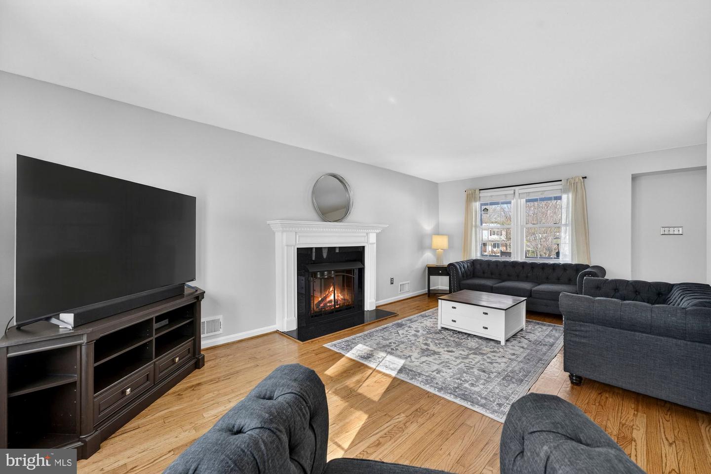 8905 SIDE SADDLE RD, SPRINGFIELD, Virginia 22152, 4 Bedrooms Bedrooms, 10 Rooms Rooms,2 BathroomsBathrooms,Residential,For sale,8905 SIDE SADDLE RD,VAFX2288454 MLS # VAFX2288454