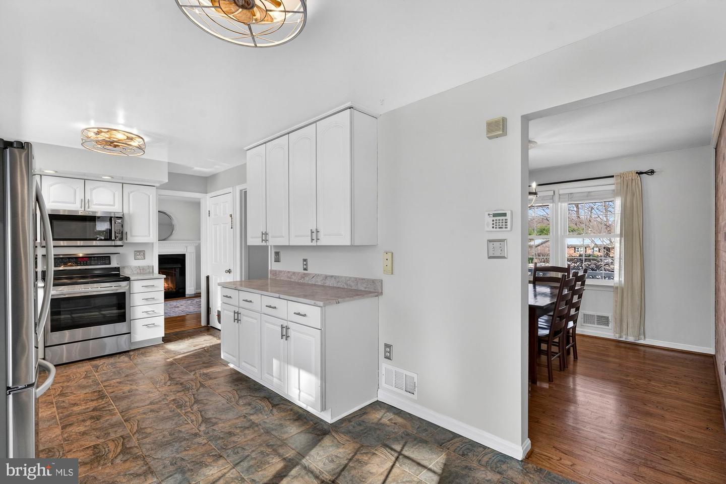 8905 SIDE SADDLE RD, SPRINGFIELD, Virginia 22152, 4 Bedrooms Bedrooms, 10 Rooms Rooms,2 BathroomsBathrooms,Residential,For sale,8905 SIDE SADDLE RD,VAFX2288454 MLS # VAFX2288454