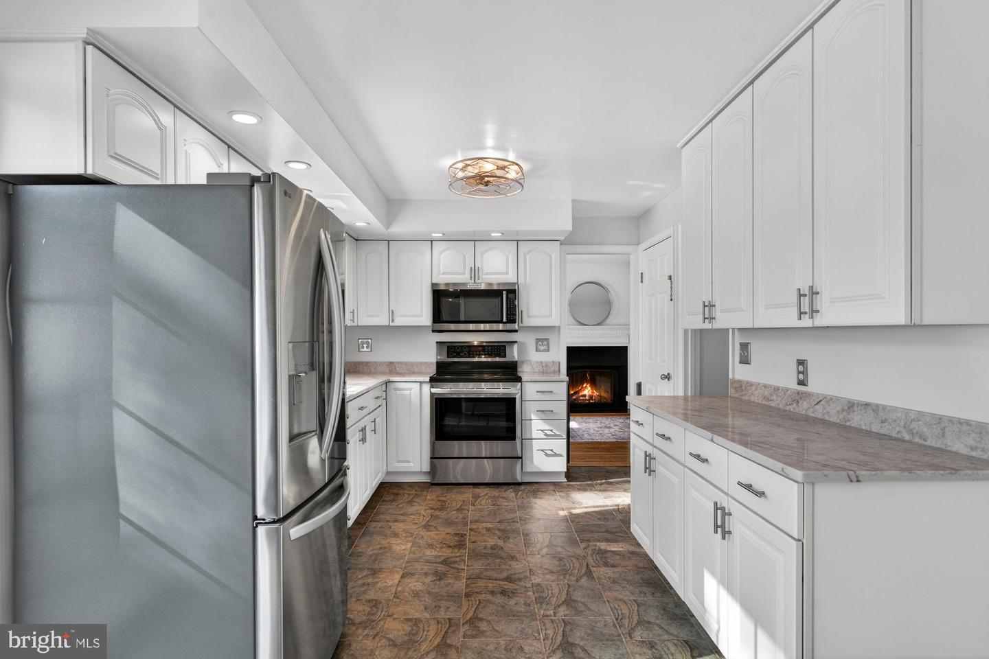 8905 SIDE SADDLE RD, SPRINGFIELD, Virginia 22152, 4 Bedrooms Bedrooms, 10 Rooms Rooms,2 BathroomsBathrooms,Residential,For sale,8905 SIDE SADDLE RD,VAFX2288454 MLS # VAFX2288454