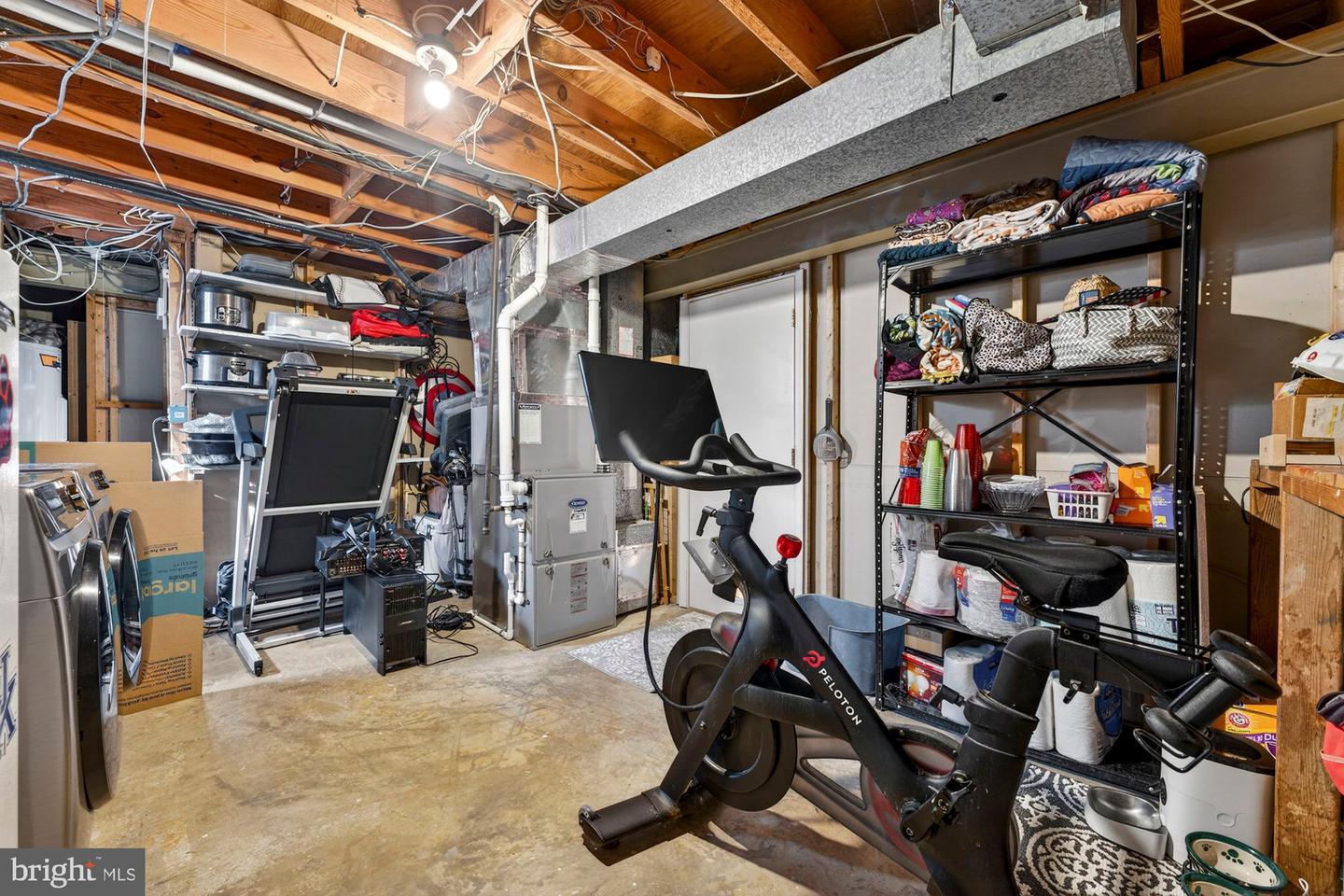 8905 SIDE SADDLE RD, SPRINGFIELD, Virginia 22152, 4 Bedrooms Bedrooms, 10 Rooms Rooms,2 BathroomsBathrooms,Residential,For sale,8905 SIDE SADDLE RD,VAFX2288454 MLS # VAFX2288454