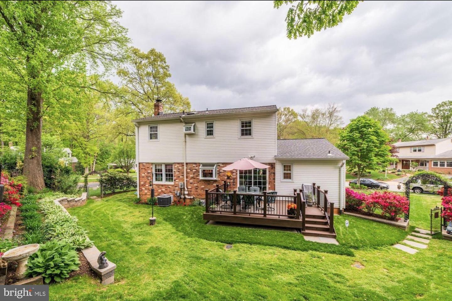 8905 SIDE SADDLE RD, SPRINGFIELD, Virginia 22152, 4 Bedrooms Bedrooms, 10 Rooms Rooms,2 BathroomsBathrooms,Residential,For sale,8905 SIDE SADDLE RD,VAFX2288454 MLS # VAFX2288454