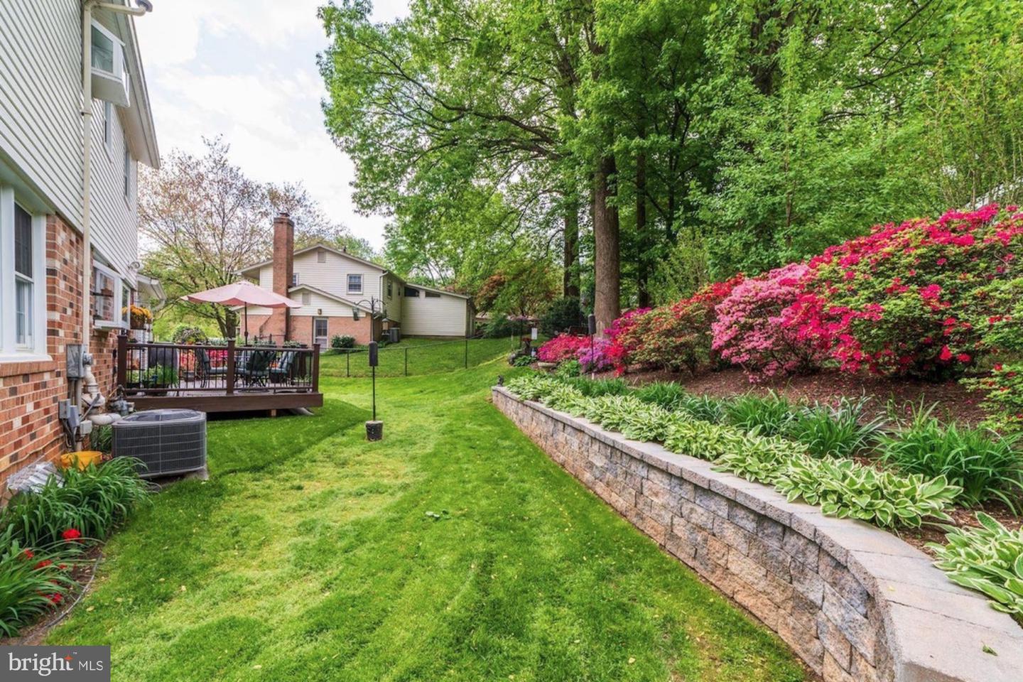 8905 SIDE SADDLE RD, SPRINGFIELD, Virginia 22152, 4 Bedrooms Bedrooms, 10 Rooms Rooms,2 BathroomsBathrooms,Residential,For sale,8905 SIDE SADDLE RD,VAFX2288454 MLS # VAFX2288454