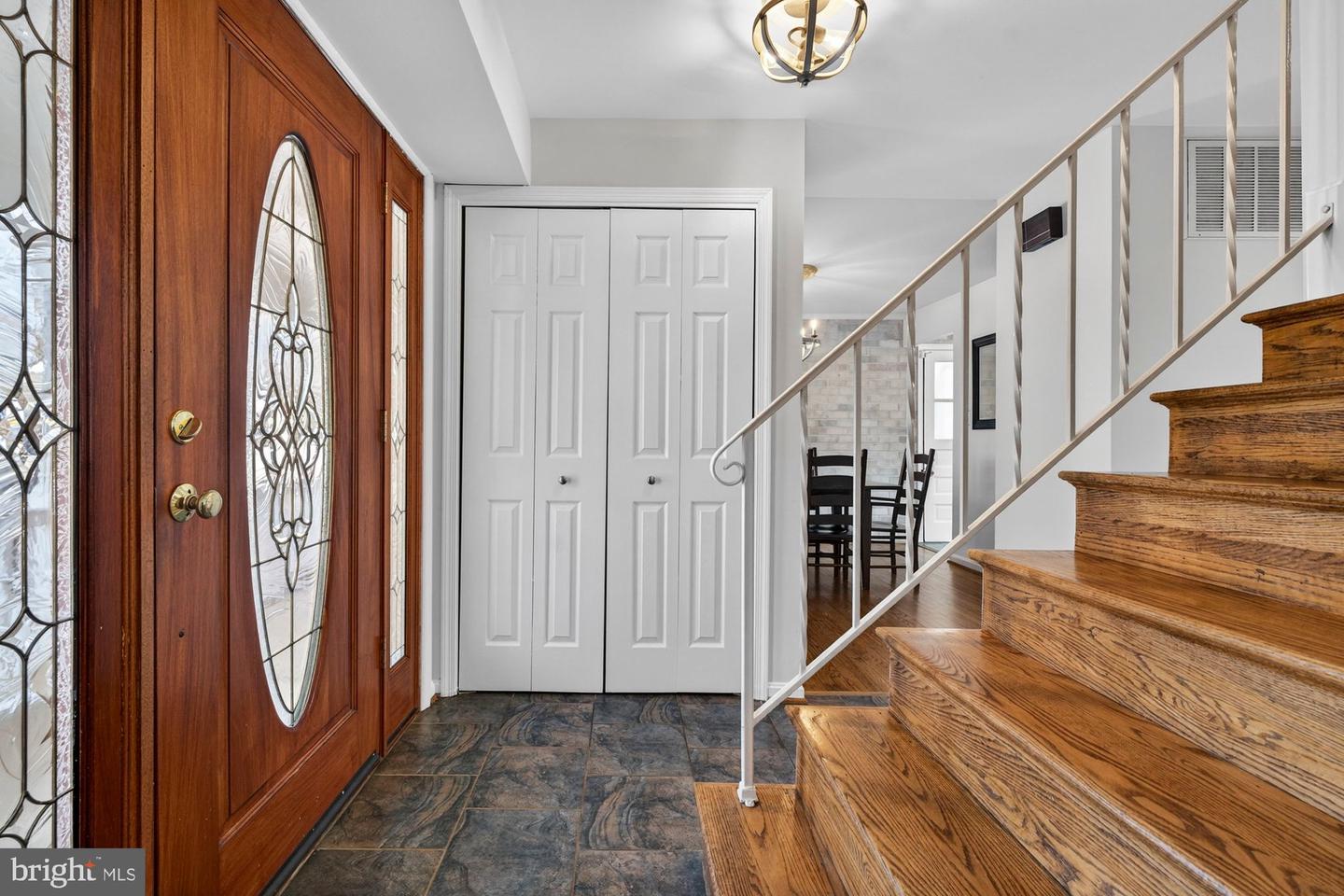 8905 SIDE SADDLE RD, SPRINGFIELD, Virginia 22152, 4 Bedrooms Bedrooms, 10 Rooms Rooms,2 BathroomsBathrooms,Residential,For sale,8905 SIDE SADDLE RD,VAFX2288454 MLS # VAFX2288454