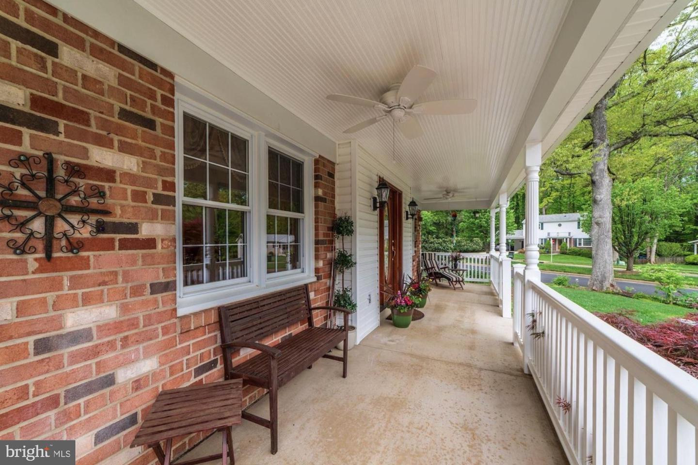 8905 SIDE SADDLE RD, SPRINGFIELD, Virginia 22152, 4 Bedrooms Bedrooms, 10 Rooms Rooms,2 BathroomsBathrooms,Residential,For sale,8905 SIDE SADDLE RD,VAFX2288454 MLS # VAFX2288454