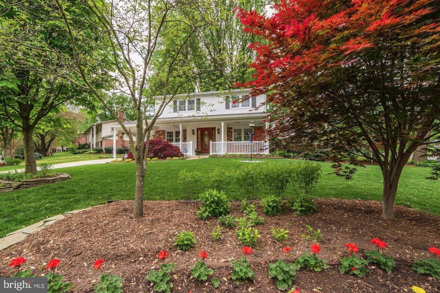 8905 SIDE SADDLE RD, SPRINGFIELD, Virginia 22152, 4 Bedrooms Bedrooms, 10 Rooms Rooms,2 BathroomsBathrooms,Residential,For sale,8905 SIDE SADDLE RD,VAFX2288454 MLS # VAFX2288454