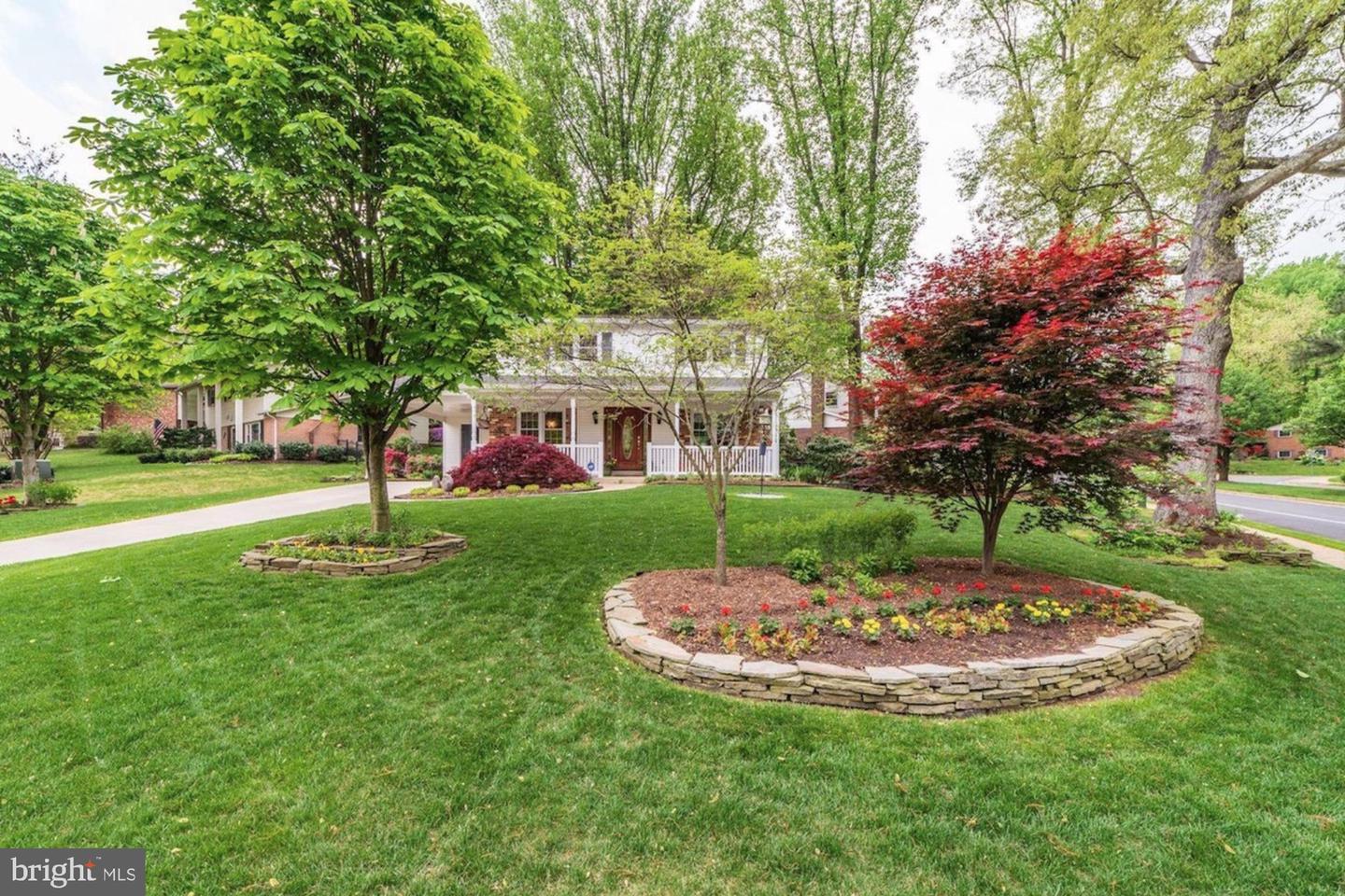 8905 SIDE SADDLE RD, SPRINGFIELD, Virginia 22152, 4 Bedrooms Bedrooms, 10 Rooms Rooms,2 BathroomsBathrooms,Residential,For sale,8905 SIDE SADDLE RD,VAFX2288454 MLS # VAFX2288454