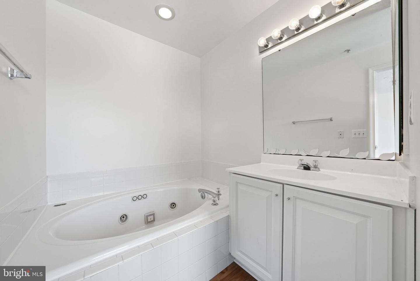 2957 HUNTINGTON GROVE SQ, ALEXANDRIA, Virginia 22306, 3 Bedrooms Bedrooms, ,3 BathroomsBathrooms,Residential,For sale,2957 HUNTINGTON GROVE SQ,VAFX2288456 MLS # VAFX2288456