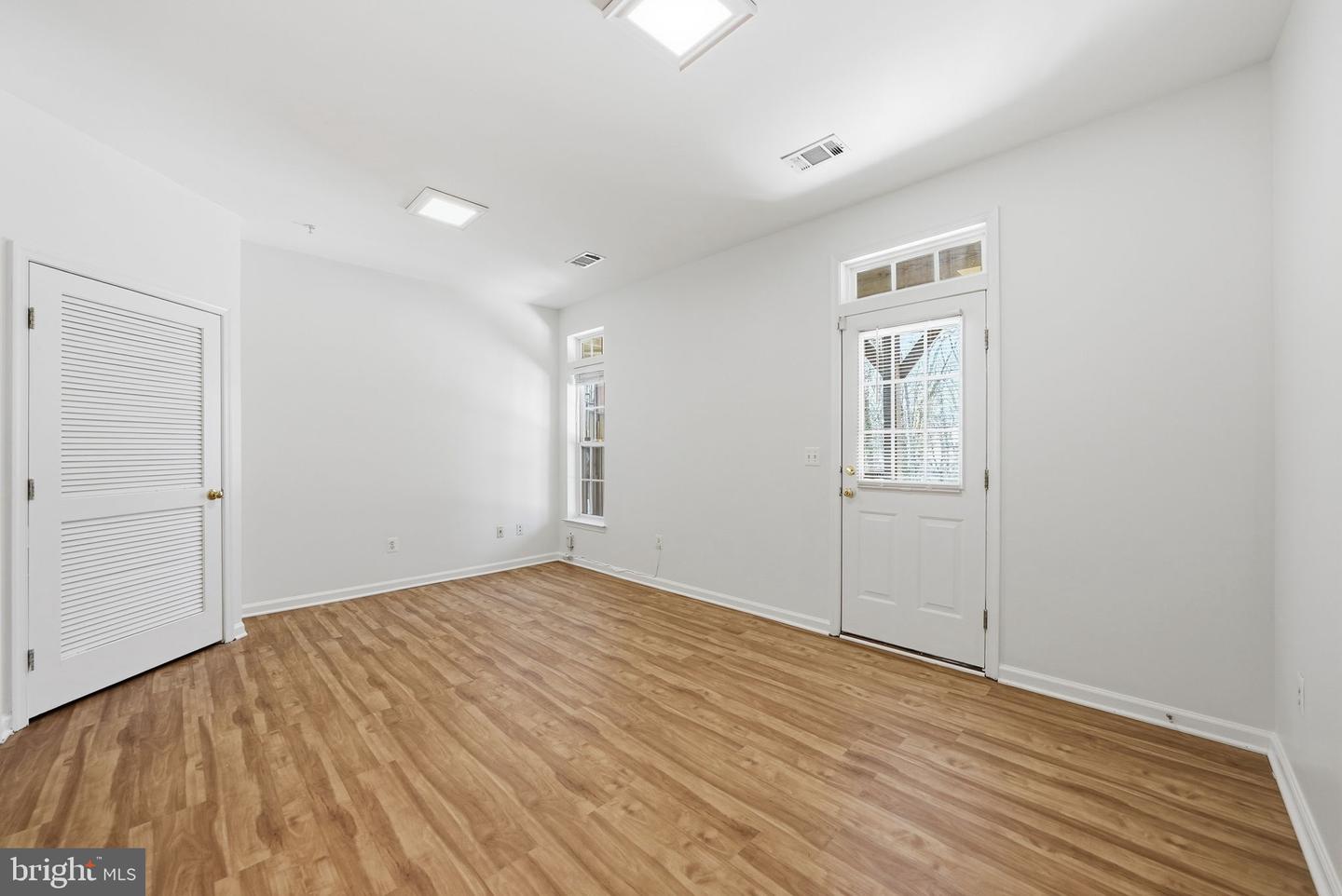 2957 HUNTINGTON GROVE SQ, ALEXANDRIA, Virginia 22306, 3 Bedrooms Bedrooms, ,3 BathroomsBathrooms,Residential,For sale,2957 HUNTINGTON GROVE SQ,VAFX2288456 MLS # VAFX2288456
