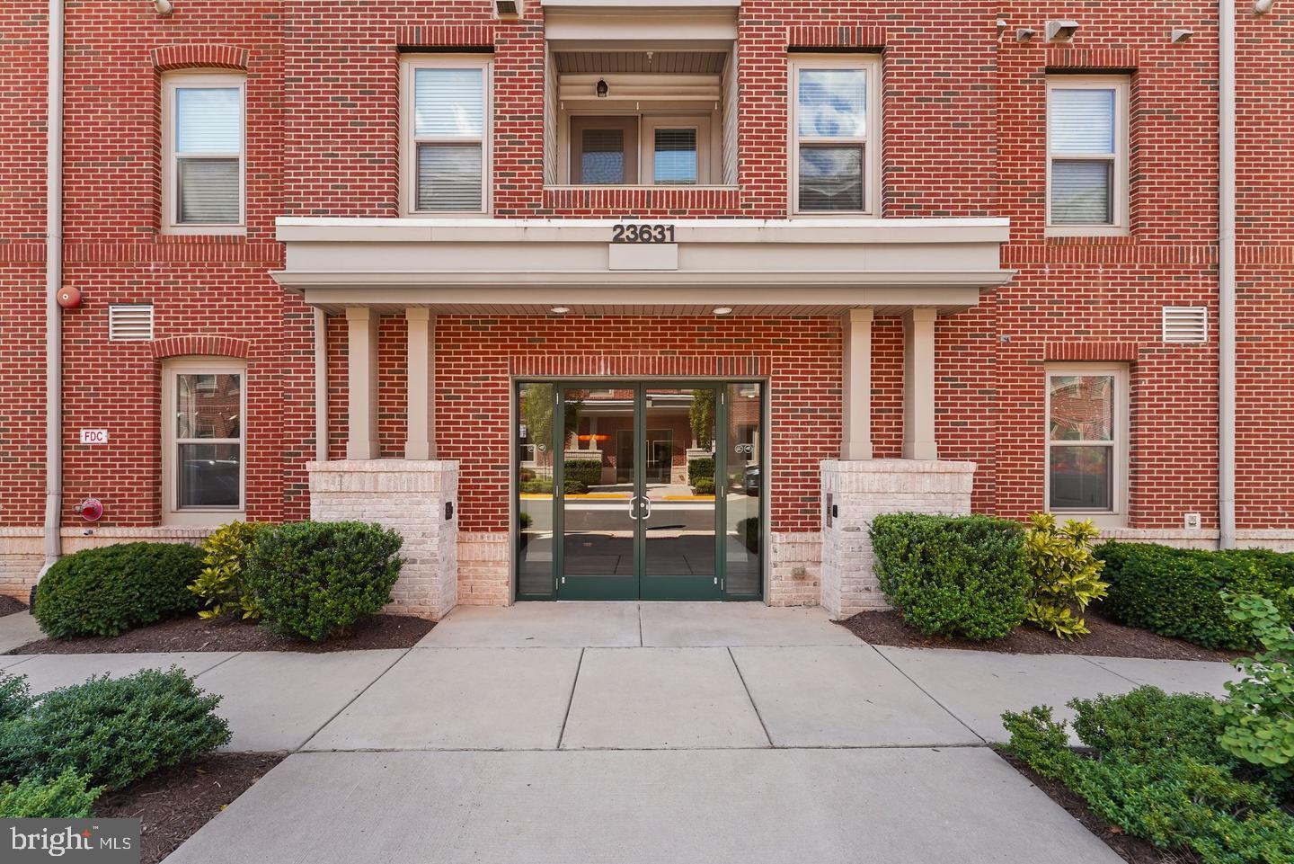 23631 HAVELOCK WALK TER #302, ASHBURN, Virginia 20148, 2 Bedrooms Bedrooms, ,2 BathroomsBathrooms,Residential,For sale,23631 HAVELOCK WALK TER #302,VALO2115070 MLS # VALO2115070