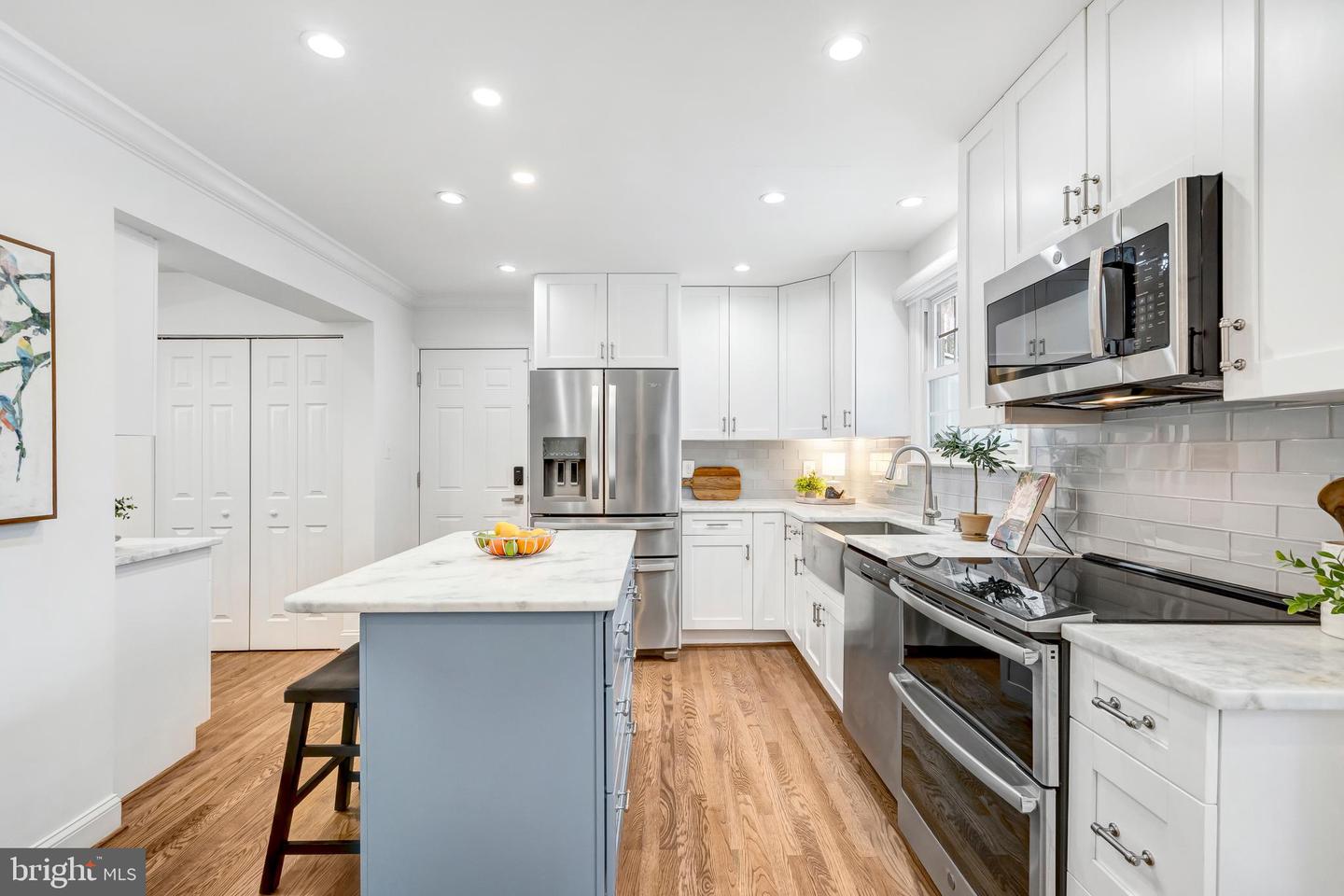 10215 COMMONWEALTH BLVD, FAIRFAX, Virginia 22032, 4 Bedrooms Bedrooms, 16 Rooms Rooms,4 BathroomsBathrooms,Residential,For sale,10215 COMMONWEALTH BLVD,VAFX2288518 MLS # VAFX2288518