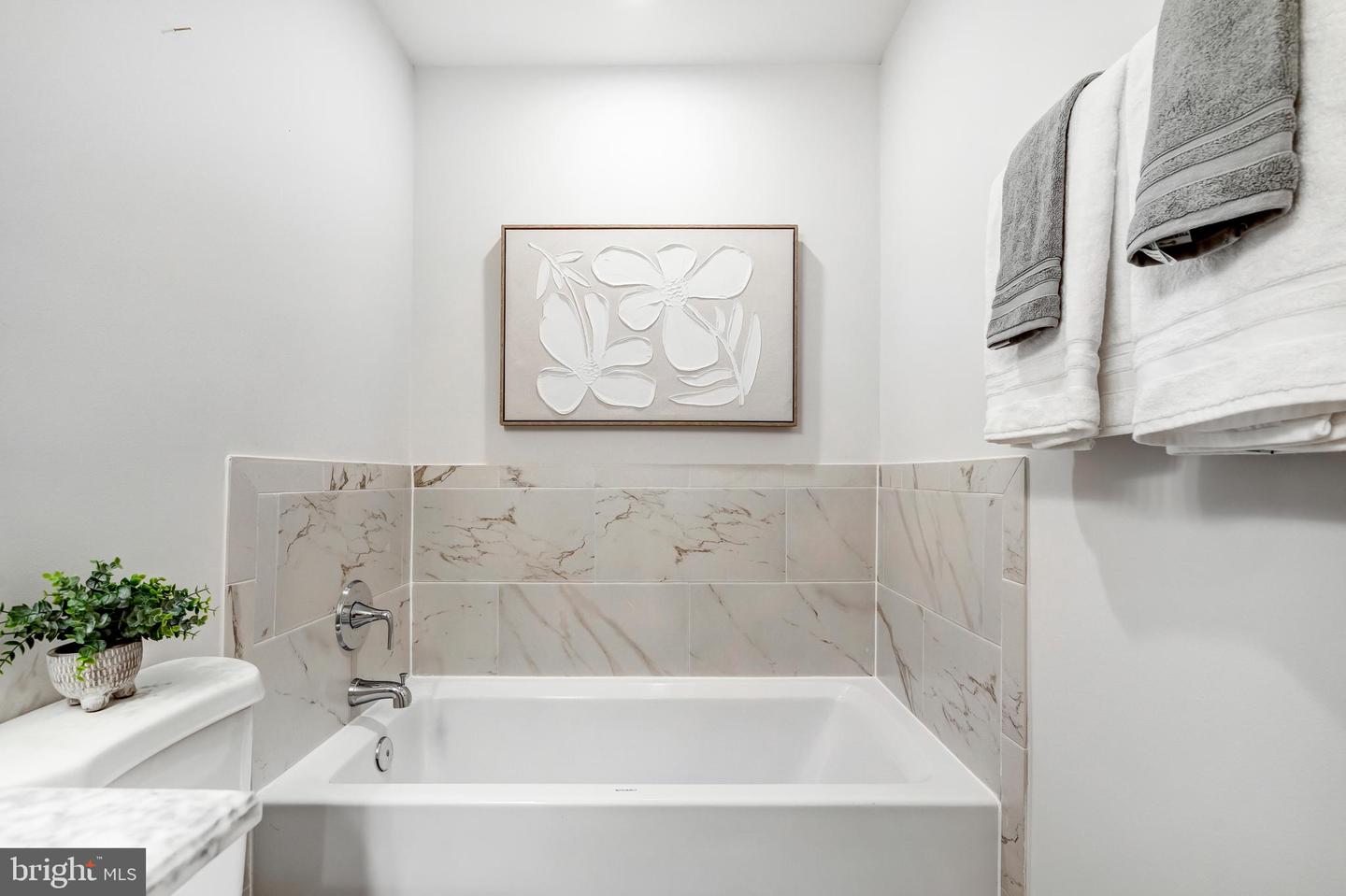 10215 COMMONWEALTH BLVD, FAIRFAX, Virginia 22032, 4 Bedrooms Bedrooms, 16 Rooms Rooms,4 BathroomsBathrooms,Residential,For sale,10215 COMMONWEALTH BLVD,VAFX2288518 MLS # VAFX2288518