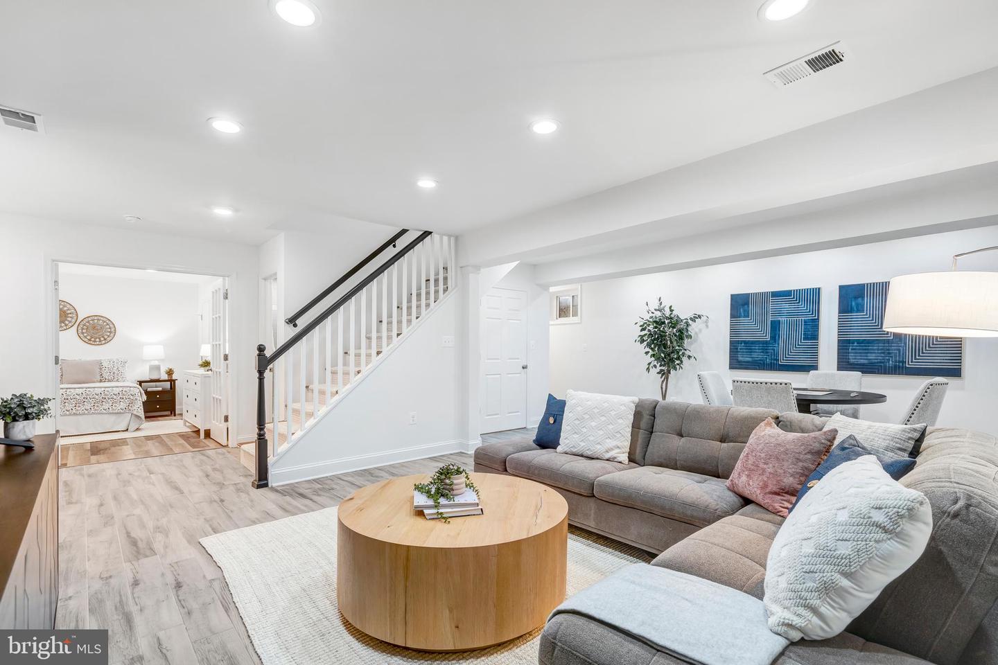 10215 COMMONWEALTH BLVD, FAIRFAX, Virginia 22032, 4 Bedrooms Bedrooms, 16 Rooms Rooms,4 BathroomsBathrooms,Residential,For sale,10215 COMMONWEALTH BLVD,VAFX2288518 MLS # VAFX2288518