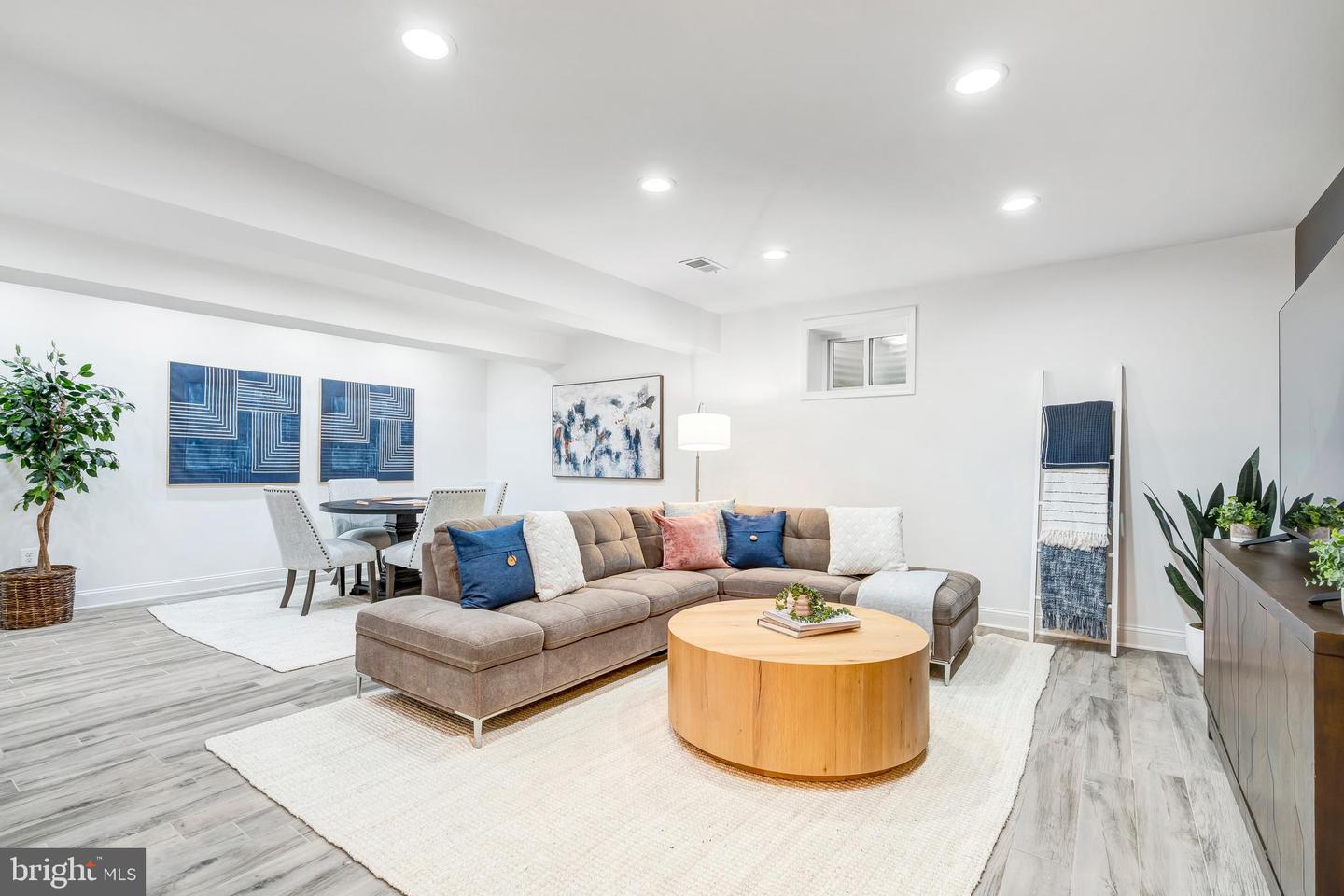 10215 COMMONWEALTH BLVD, FAIRFAX, Virginia 22032, 4 Bedrooms Bedrooms, 16 Rooms Rooms,4 BathroomsBathrooms,Residential,For sale,10215 COMMONWEALTH BLVD,VAFX2288518 MLS # VAFX2288518