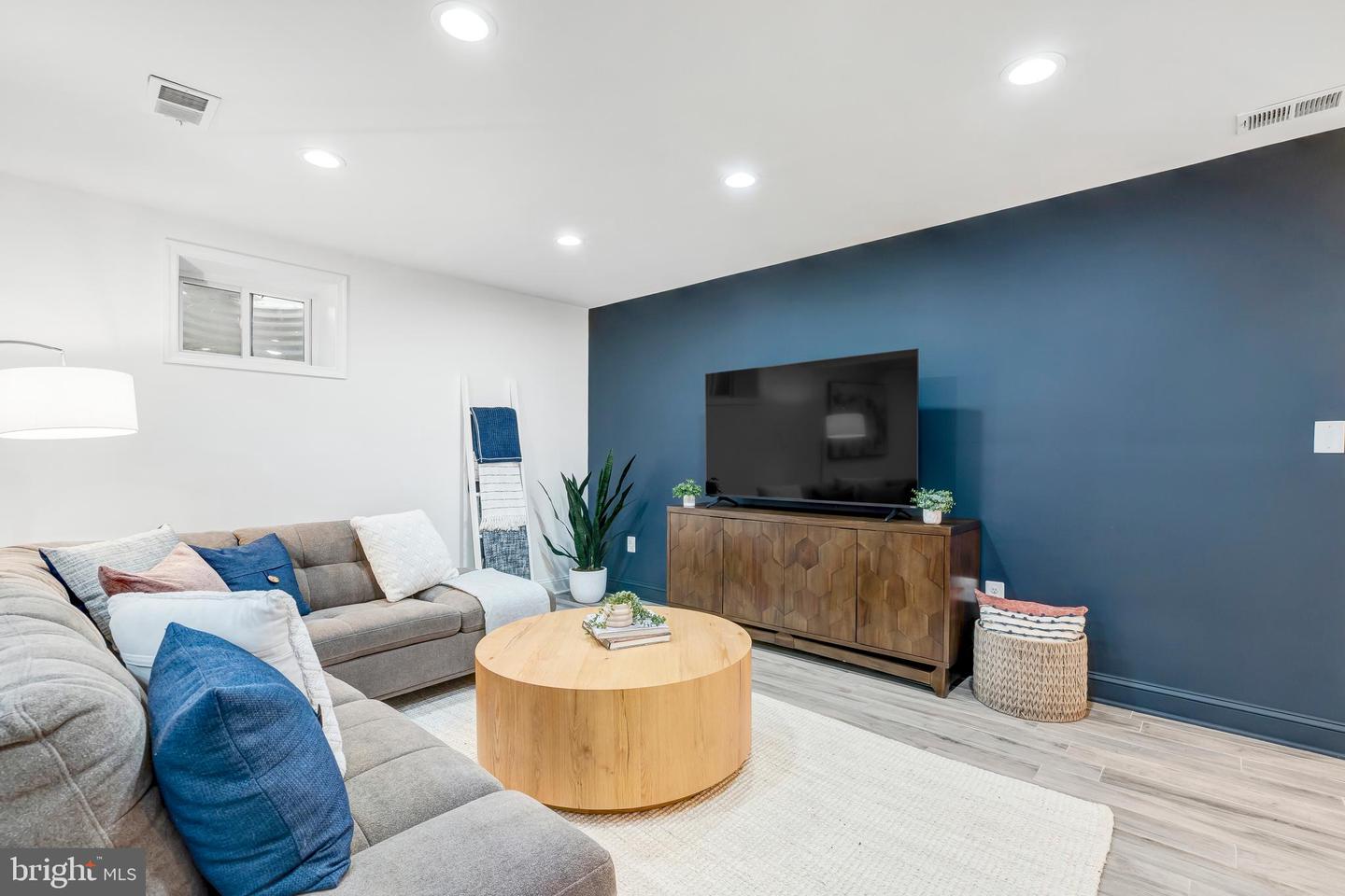 10215 COMMONWEALTH BLVD, FAIRFAX, Virginia 22032, 4 Bedrooms Bedrooms, 16 Rooms Rooms,4 BathroomsBathrooms,Residential,For sale,10215 COMMONWEALTH BLVD,VAFX2288518 MLS # VAFX2288518