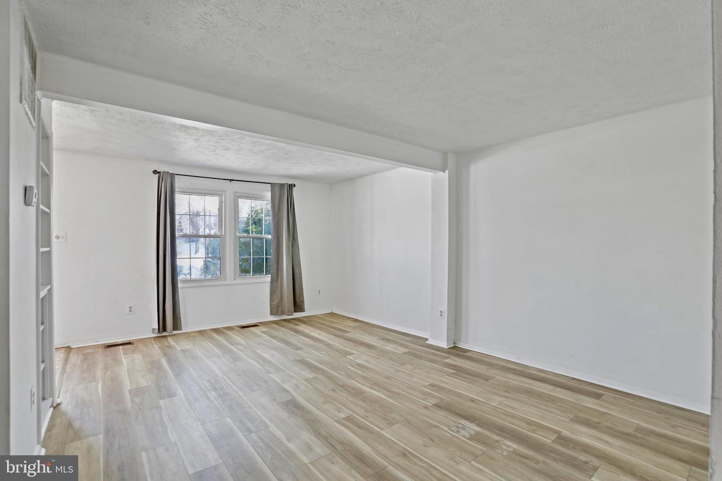 3454 VALE CT, WOODBRIDGE, Virginia 22192, 3 Bedrooms Bedrooms, 7 Rooms Rooms,2 BathroomsBathrooms,Residential,For sale,3454 VALE CT,VAPW2111664 MLS # VAPW2111664