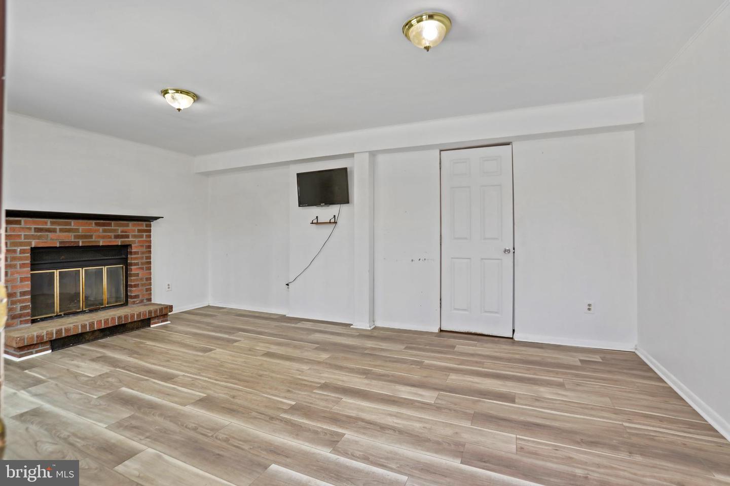 3454 VALE CT, WOODBRIDGE, Virginia 22192, 3 Bedrooms Bedrooms, 7 Rooms Rooms,2 BathroomsBathrooms,Residential,For sale,3454 VALE CT,VAPW2111664 MLS # VAPW2111664