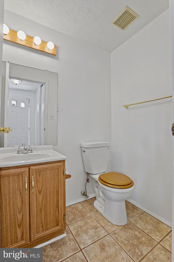 3454 VALE CT, WOODBRIDGE, Virginia 22192, 3 Bedrooms Bedrooms, 7 Rooms Rooms,2 BathroomsBathrooms,Residential,For sale,3454 VALE CT,VAPW2111664 MLS # VAPW2111664