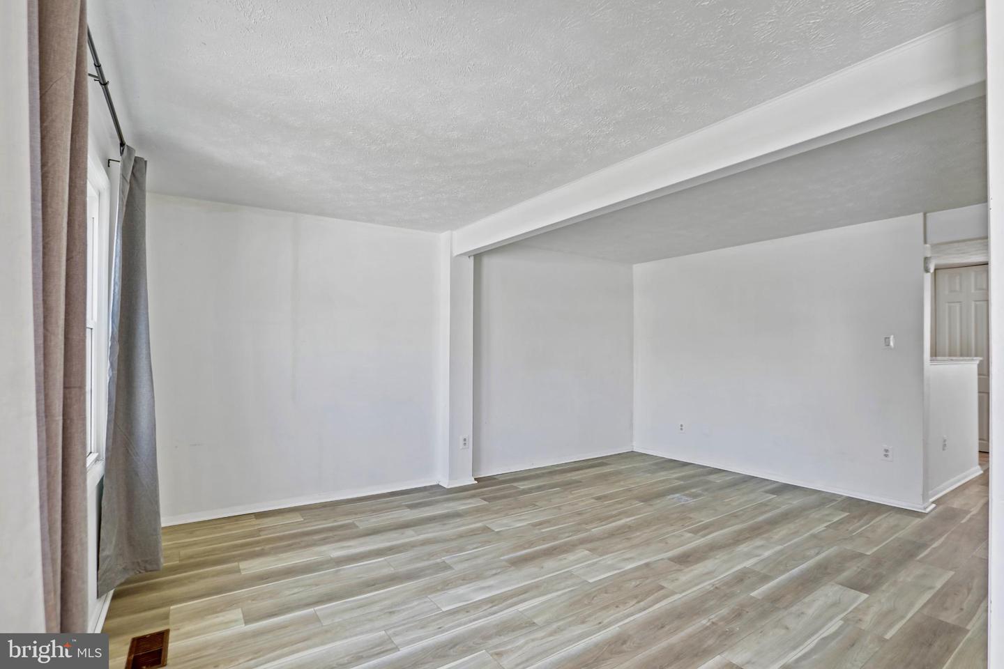 3454 VALE CT, WOODBRIDGE, Virginia 22192, 3 Bedrooms Bedrooms, 7 Rooms Rooms,2 BathroomsBathrooms,Residential,For sale,3454 VALE CT,VAPW2111664 MLS # VAPW2111664