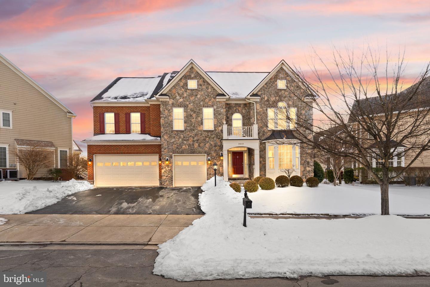 19219 BURNT BRIDGE DR, LEESBURG, Virginia 20176, 5 Bedrooms Bedrooms, ,5 BathroomsBathrooms,Residential,For sale,19219 BURNT BRIDGE DR,VALO2115088 MLS # VALO2115088