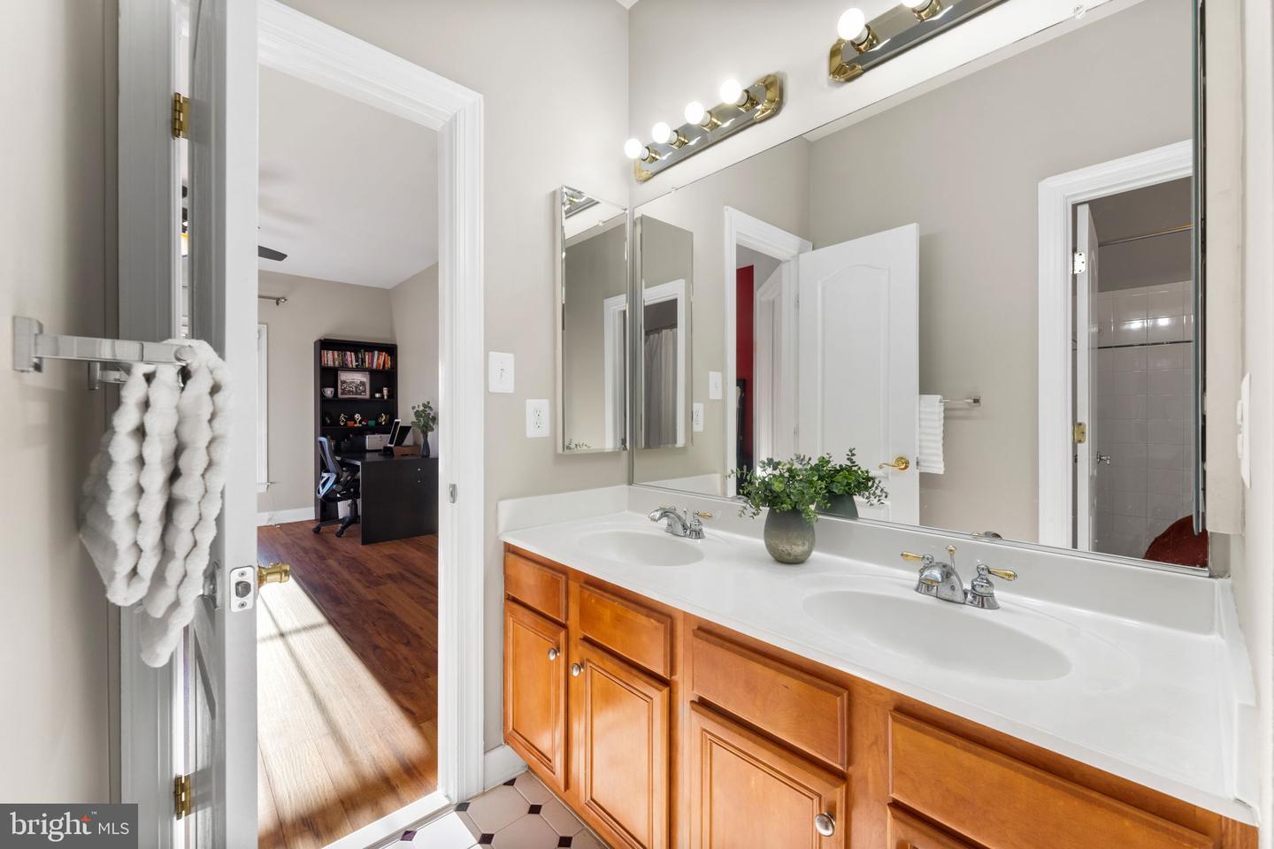 19219 BURNT BRIDGE DR, LEESBURG, Virginia 20176, 5 Bedrooms Bedrooms, ,5 BathroomsBathrooms,Residential,For sale,19219 BURNT BRIDGE DR,VALO2115088 MLS # VALO2115088