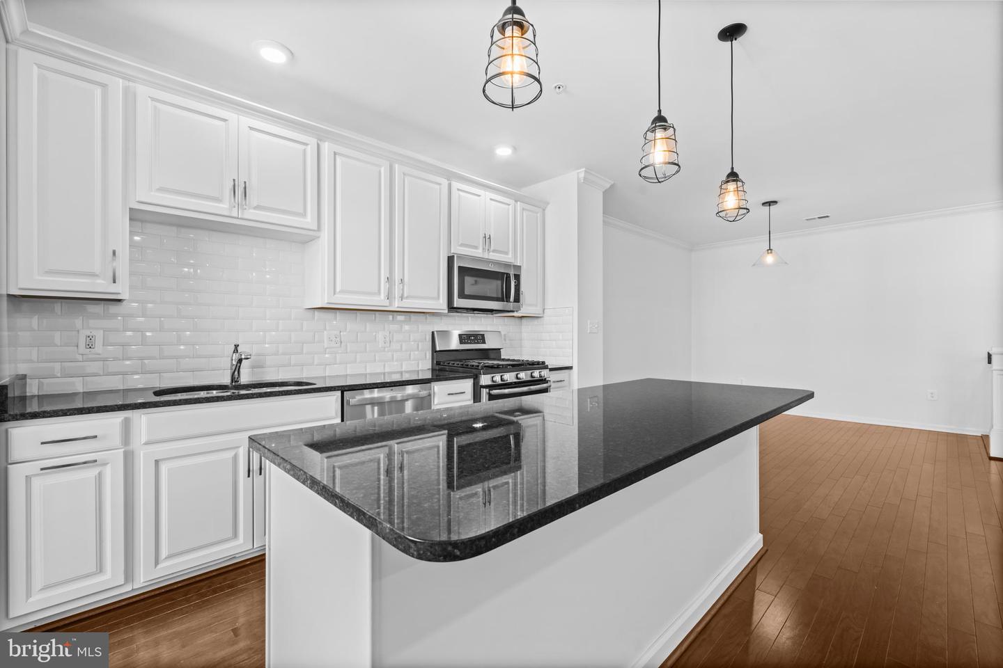 23276 SOUTHDOWN MANOR TER #115, ASHBURN, Virginia 20148, 2 Bedrooms Bedrooms, ,2 BathroomsBathrooms,Residential,For sale,23276 SOUTHDOWN MANOR TER #115,VALO2115132 MLS # VALO2115132