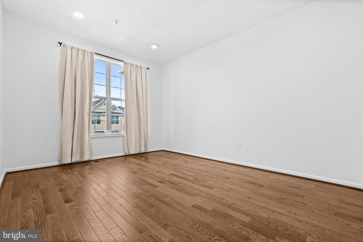 23276 SOUTHDOWN MANOR TER #115, ASHBURN, Virginia 20148, 2 Bedrooms Bedrooms, ,2 BathroomsBathrooms,Residential,For sale,23276 SOUTHDOWN MANOR TER #115,VALO2115132 MLS # VALO2115132