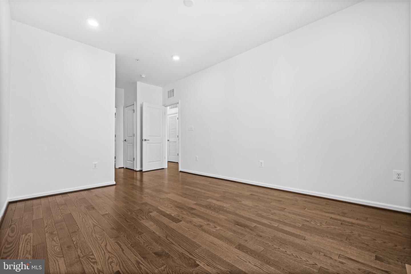 23276 SOUTHDOWN MANOR TER #115, ASHBURN, Virginia 20148, 2 Bedrooms Bedrooms, ,2 BathroomsBathrooms,Residential,For sale,23276 SOUTHDOWN MANOR TER #115,VALO2115132 MLS # VALO2115132