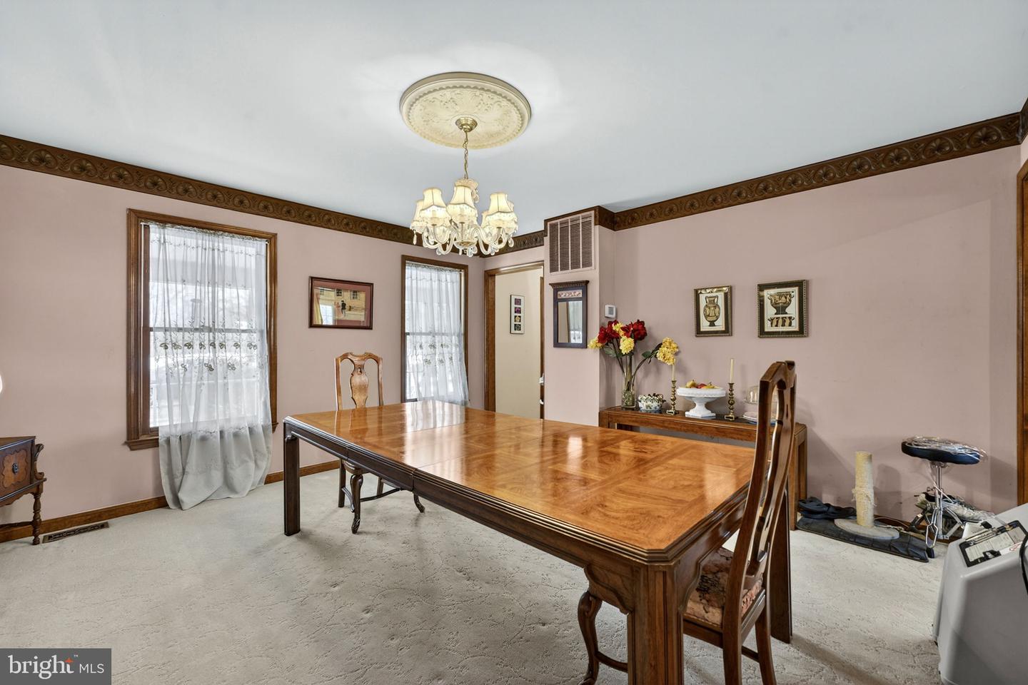 6700 YATES FORD RD, MANASSAS, Virginia 20111, 5 Bedrooms Bedrooms, ,3 BathroomsBathrooms,Residential,For sale,6700 YATES FORD RD,VAPW2111774 MLS # VAPW2111774