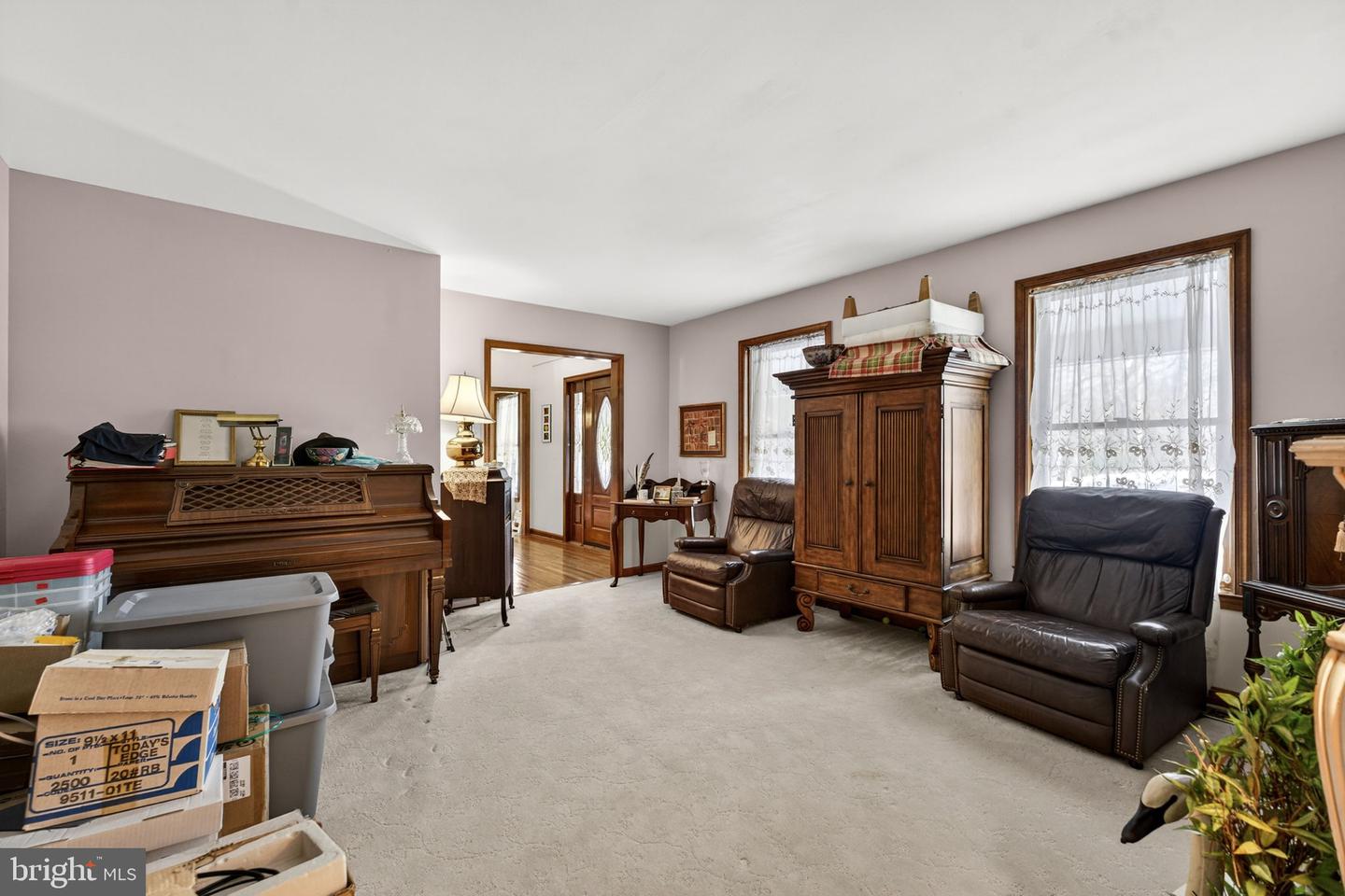 6700 YATES FORD RD, MANASSAS, Virginia 20111, 5 Bedrooms Bedrooms, ,3 BathroomsBathrooms,Residential,For sale,6700 YATES FORD RD,VAPW2111774 MLS # VAPW2111774