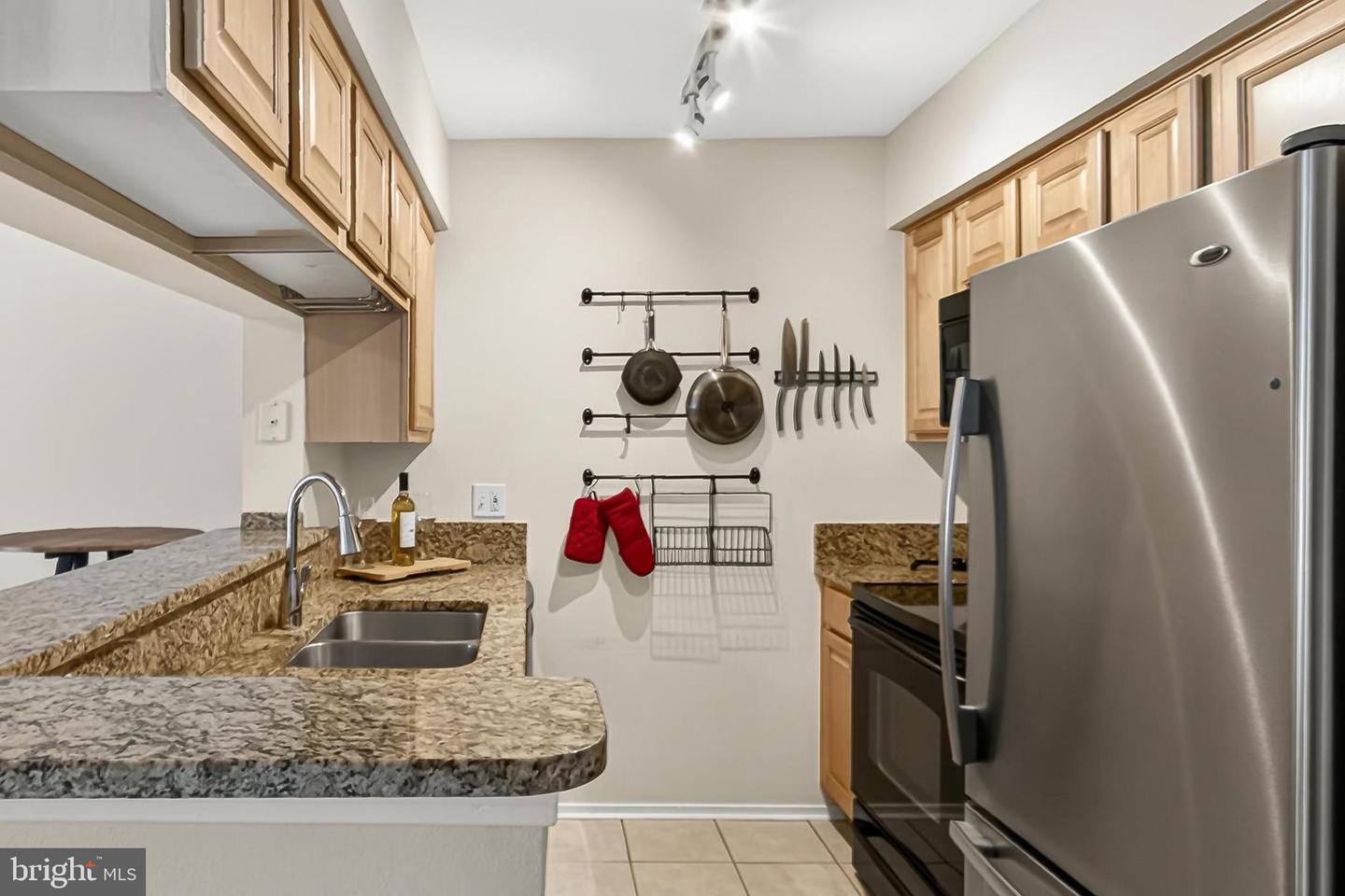 3307 WYNDHAM CIR #1164, ALEXANDRIA, Virginia 22302, 1 Bedroom Bedrooms, ,1 BathroomBathrooms,Residential,For sale,3307 WYNDHAM CIR #1164,VAAX2053750 MLS # VAAX2053750