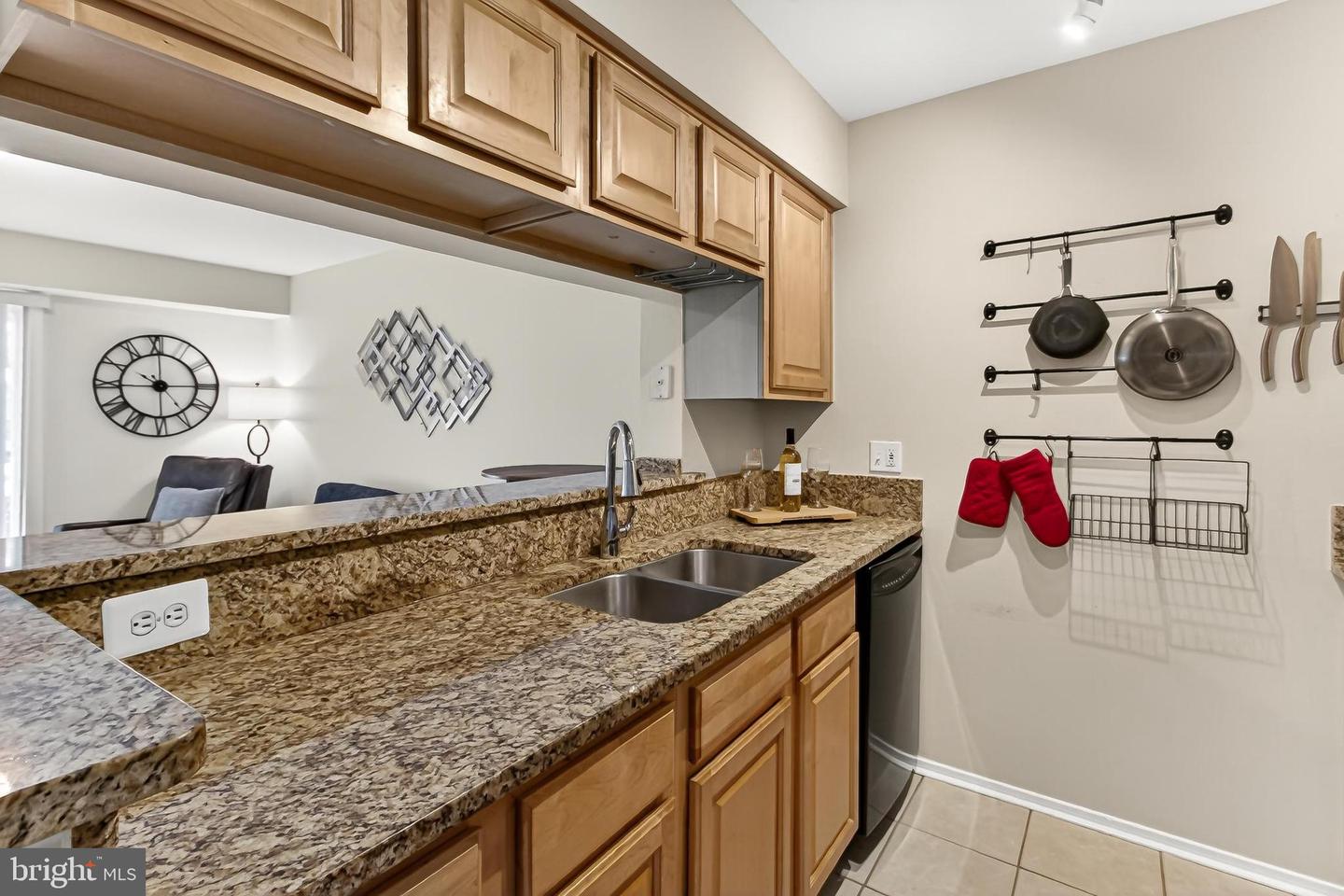 3307 WYNDHAM CIR #1164, ALEXANDRIA, Virginia 22302, 1 Bedroom Bedrooms, ,1 BathroomBathrooms,Residential,For sale,3307 WYNDHAM CIR #1164,VAAX2053750 MLS # VAAX2053750