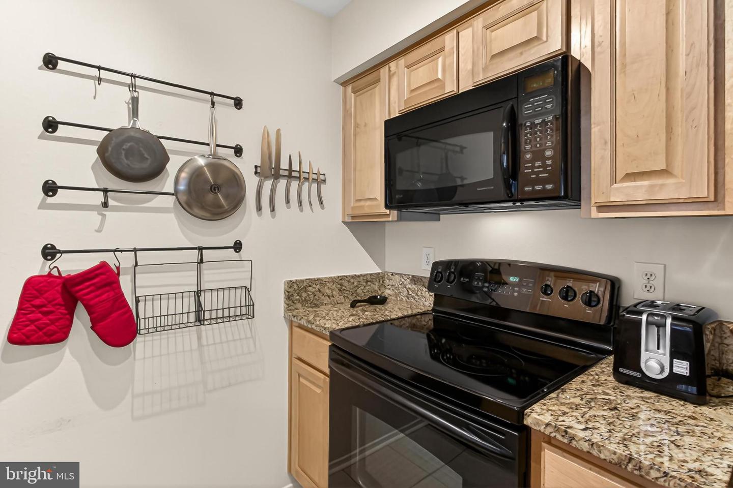 3307 WYNDHAM CIR #1164, ALEXANDRIA, Virginia 22302, 1 Bedroom Bedrooms, ,1 BathroomBathrooms,Residential,For sale,3307 WYNDHAM CIR #1164,VAAX2053750 MLS # VAAX2053750