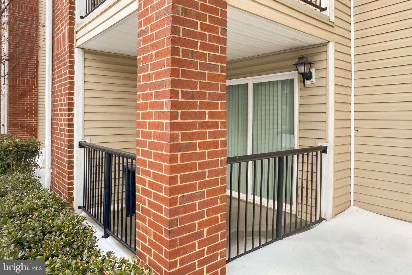 3307 WYNDHAM CIR #1164, ALEXANDRIA, Virginia 22302, 1 Bedroom Bedrooms, ,1 BathroomBathrooms,Residential,For sale,3307 WYNDHAM CIR #1164,VAAX2053750 MLS # VAAX2053750