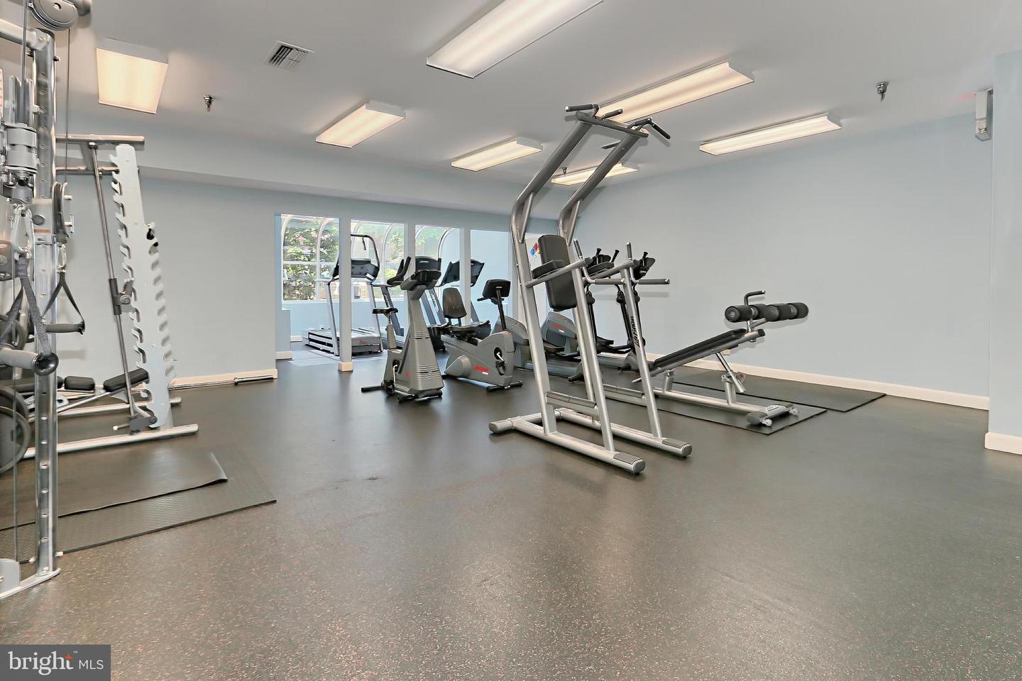 3307 WYNDHAM CIR #1164, ALEXANDRIA, Virginia 22302, 1 Bedroom Bedrooms, ,1 BathroomBathrooms,Residential,For sale,3307 WYNDHAM CIR #1164,VAAX2053750 MLS # VAAX2053750