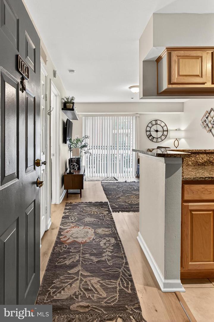 3307 WYNDHAM CIR #1164, ALEXANDRIA, Virginia 22302, 1 Bedroom Bedrooms, ,1 BathroomBathrooms,Residential,For sale,3307 WYNDHAM CIR #1164,VAAX2053750 MLS # VAAX2053750