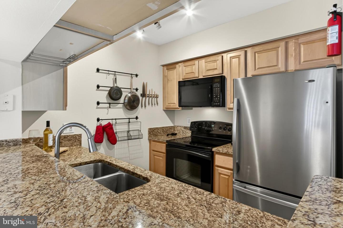 3307 WYNDHAM CIR #1164, ALEXANDRIA, Virginia 22302, 1 Bedroom Bedrooms, ,1 BathroomBathrooms,Residential,For sale,3307 WYNDHAM CIR #1164,VAAX2053750 MLS # VAAX2053750