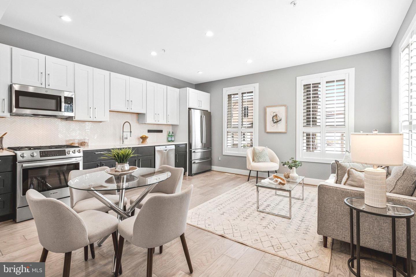 700 16TH ST NE #2, WASHINGTON, District Of Columbia 20002, 2 Bedrooms Bedrooms, ,1 BathroomBathrooms,Residential,For sale,700 16TH ST NE #2,DCDC2244418 MLS # DCDC2244418