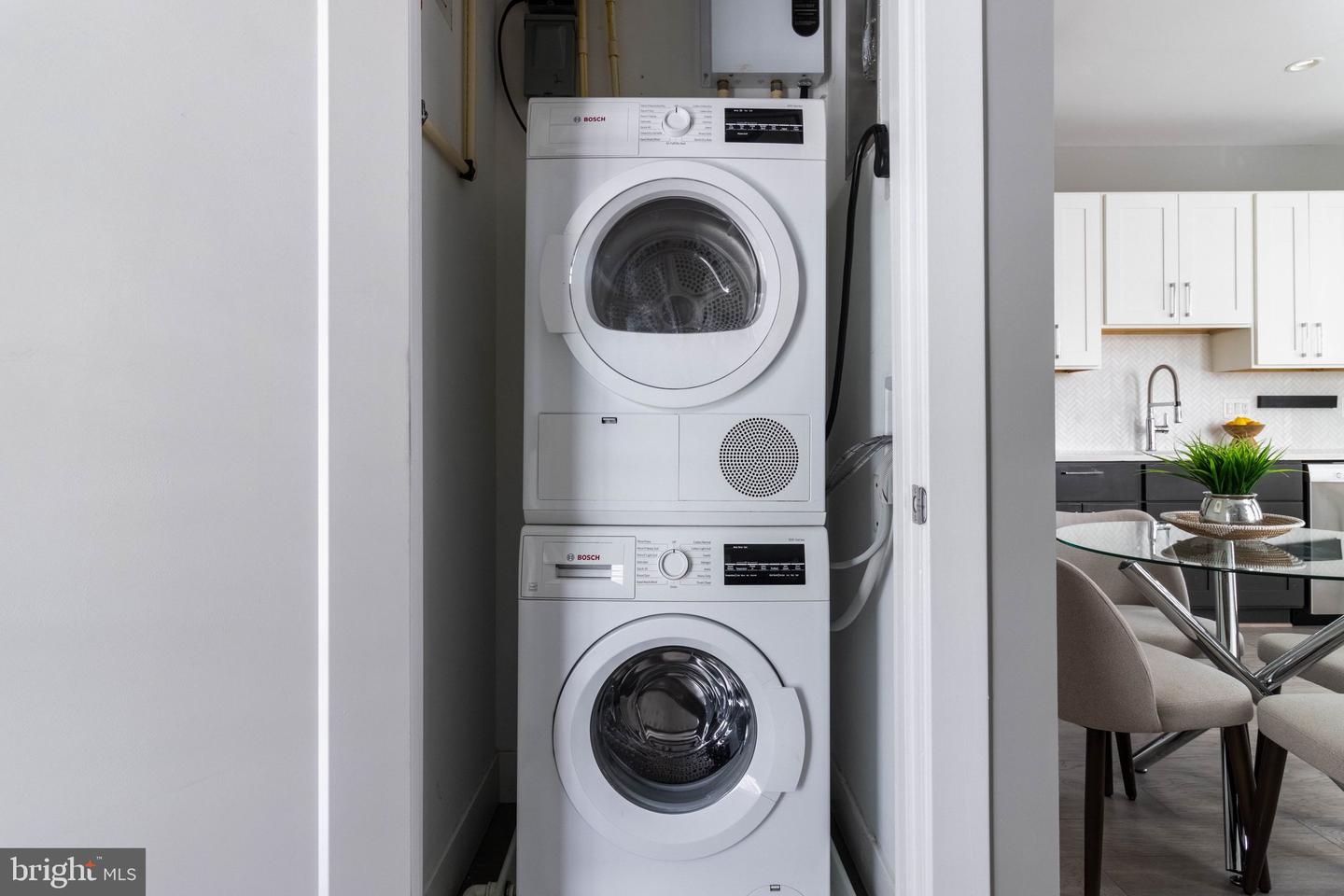 700 16TH ST NE #2, WASHINGTON, District Of Columbia 20002, 2 Bedrooms Bedrooms, ,1 BathroomBathrooms,Residential,For sale,700 16TH ST NE #2,DCDC2244418 MLS # DCDC2244418