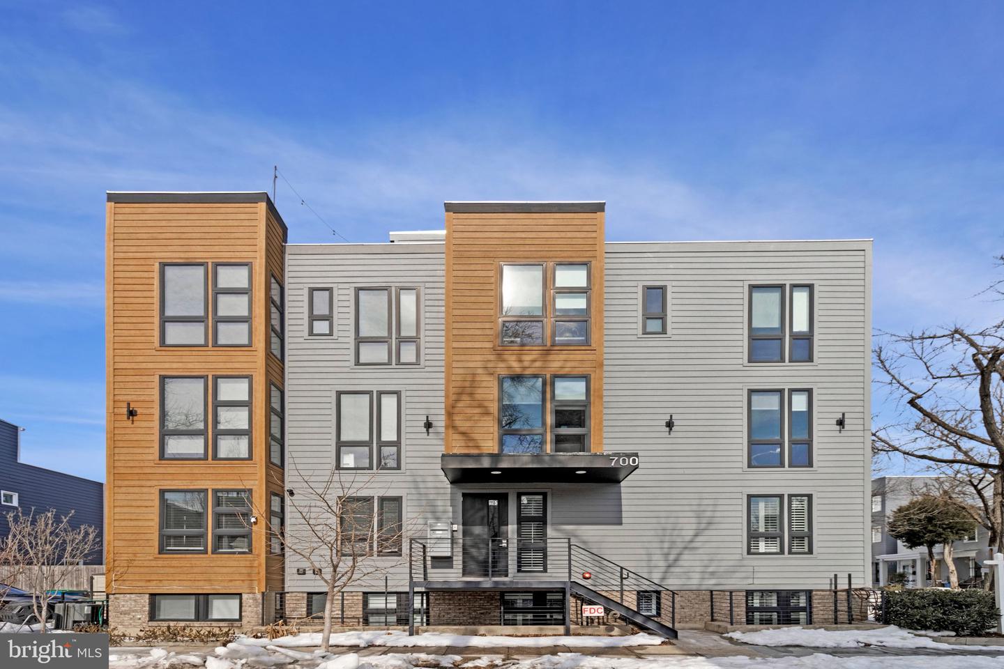 700 16TH ST NE #2, WASHINGTON, District Of Columbia 20002, 2 Bedrooms Bedrooms, ,1 BathroomBathrooms,Residential,For sale,700 16TH ST NE #2,DCDC2244418 MLS # DCDC2244418