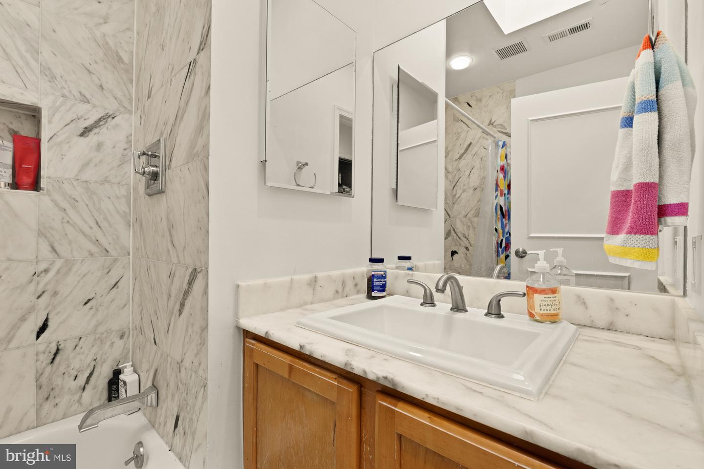 1905 17TH ST NW, WASHINGTON, District Of Columbia 20009, 3 Bedrooms Bedrooms, ,2 BathroomsBathrooms,Residential,For sale,1905 17TH ST NW,DCDC2244424 MLS # DCDC2244424
