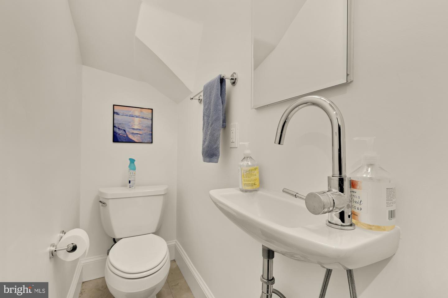 1905 17TH ST NW, WASHINGTON, District Of Columbia 20009, 3 Bedrooms Bedrooms, ,2 BathroomsBathrooms,Residential,For sale,1905 17TH ST NW,DCDC2244424 MLS # DCDC2244424