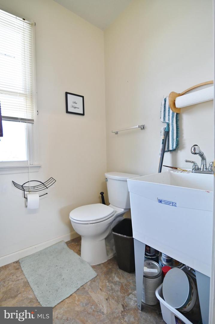 8284 BACK RD, MAURERTOWN, Virginia 22644, 3 Bedrooms Bedrooms, ,2 BathroomsBathrooms,Residential,For sale,8284 BACK RD,VASH2013506 MLS # VASH2013506